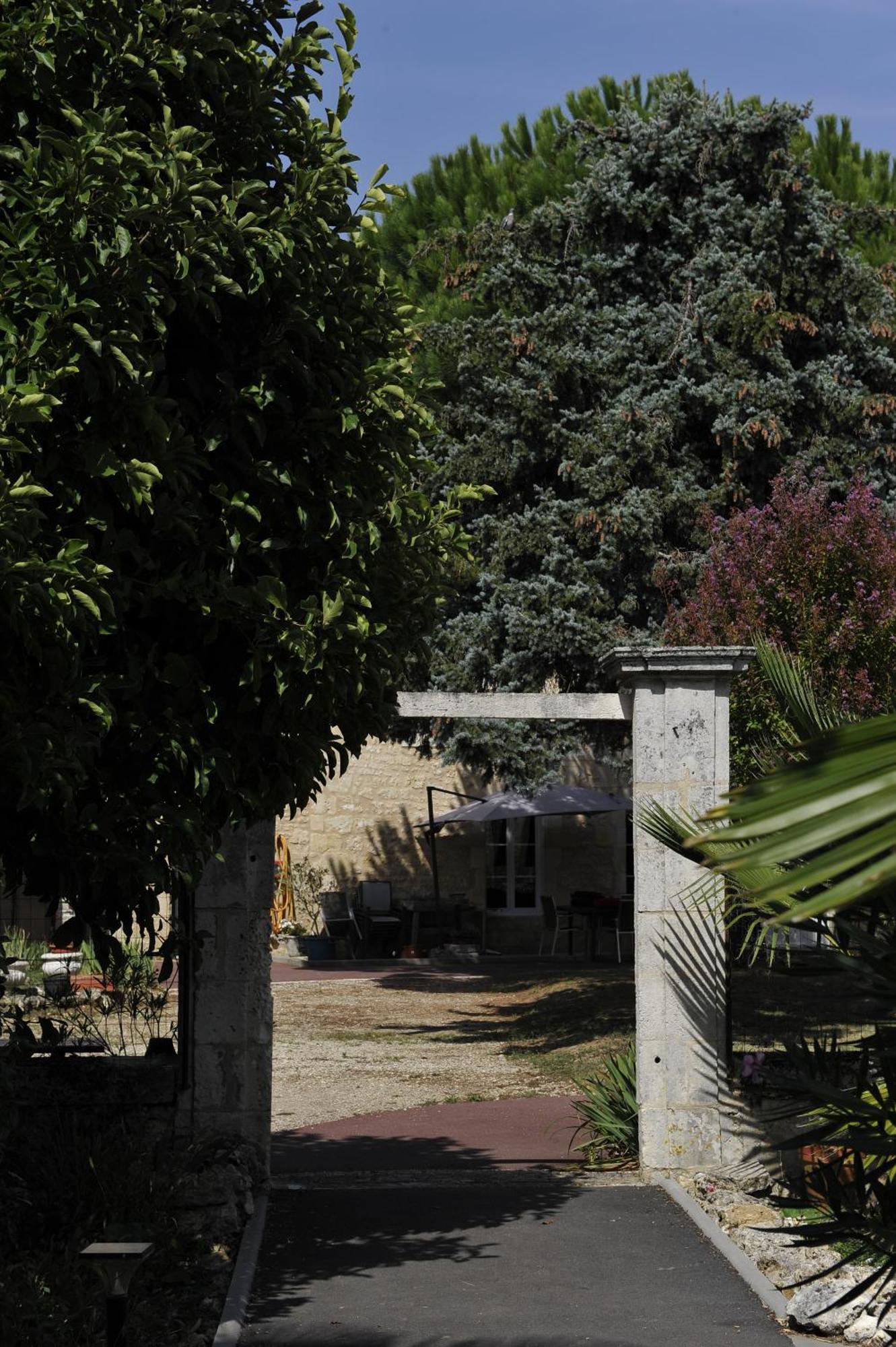 Gites Jardin-Darcy - Piscine Au Sel Bois Luaran gambar