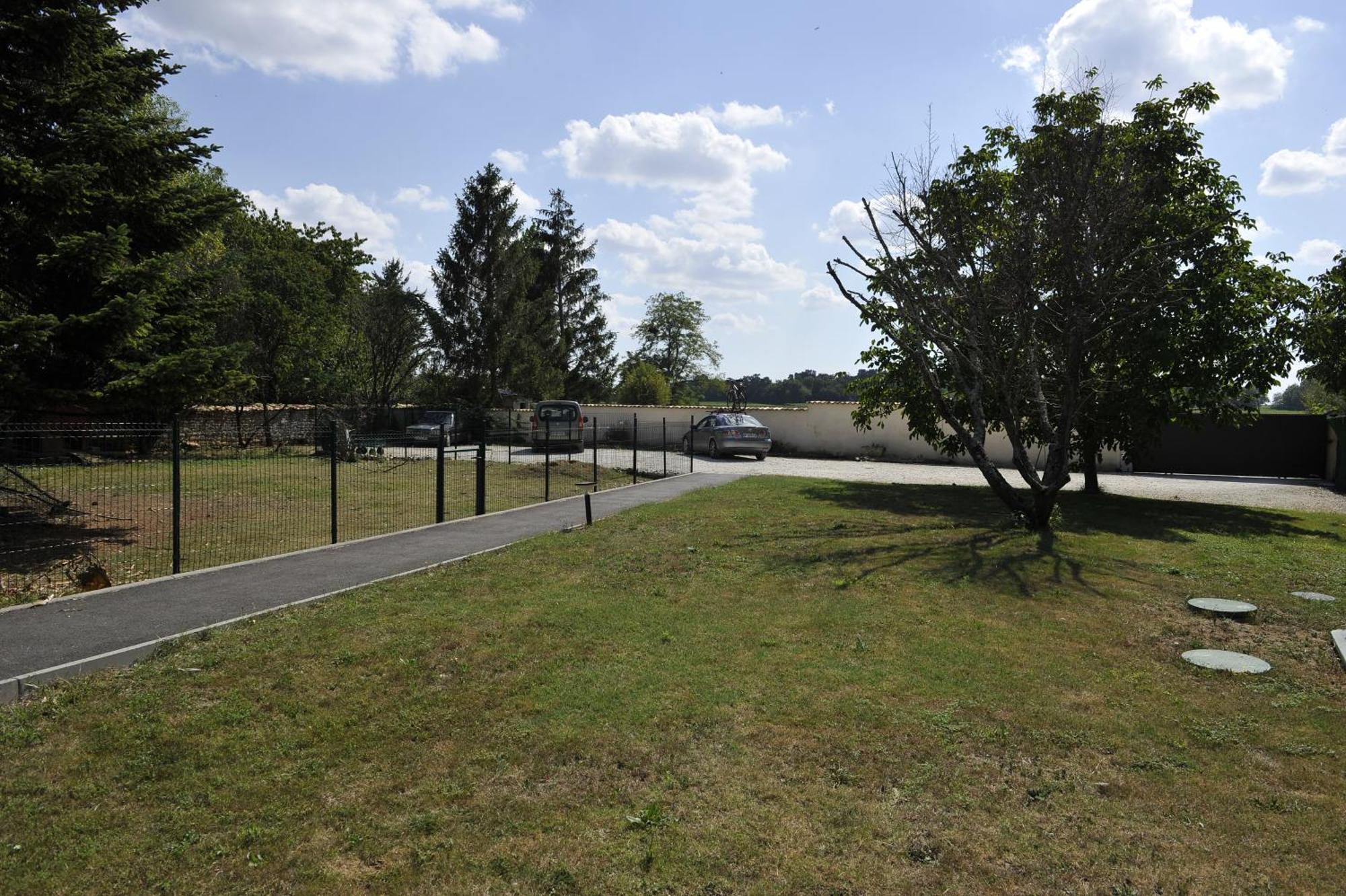 Gites Jardin-Darcy - Piscine Au Sel Bois Luaran gambar